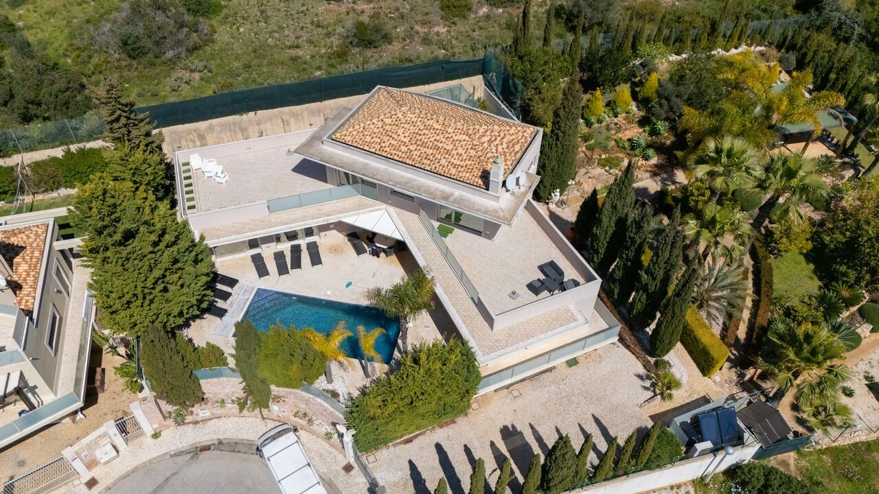 Moradia T4 para Venda em Albufeira e Olhos de Água Foto 1