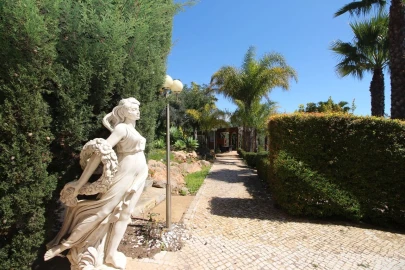 Moradia T4 para Venda em Albufeira e Olhos de Água