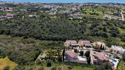 Moradia T4 para Venda em Albufeira e Olhos de Água