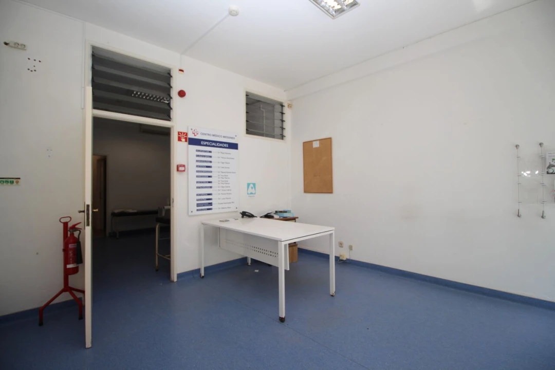 Loja para Venda em São Bartolomeu de Messines Foto 7