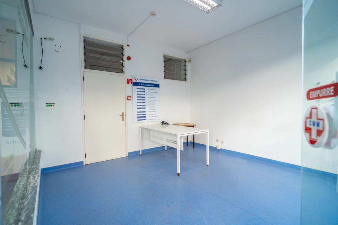 Loja para Venda em São Bartolomeu de Messines Foto 4