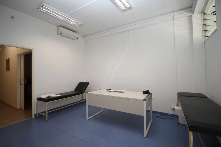 Loja para Venda em São Bartolomeu de Messines Foto 9