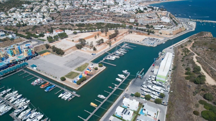 Terreno para Venda em Albufeira e Olhos de Água Foto 2