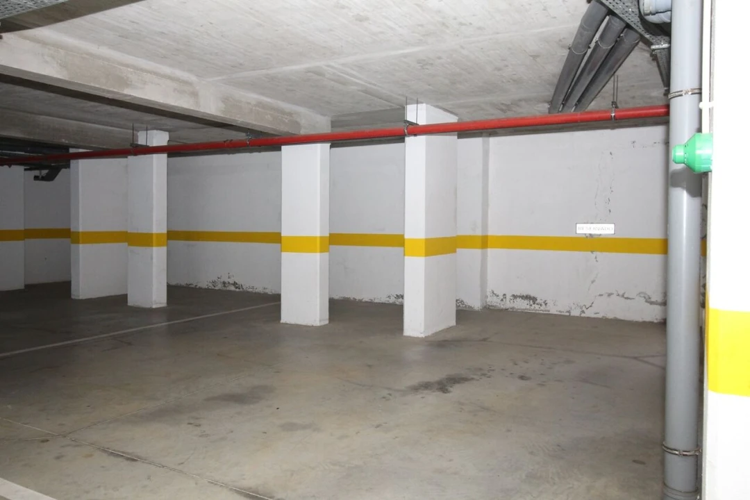 Garagem para Venda em Albufeira e Olhos de Água Foto 5