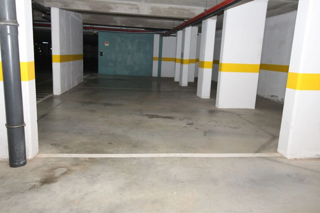 Garagem para Venda em Albufeira e Olhos de Água Foto 8