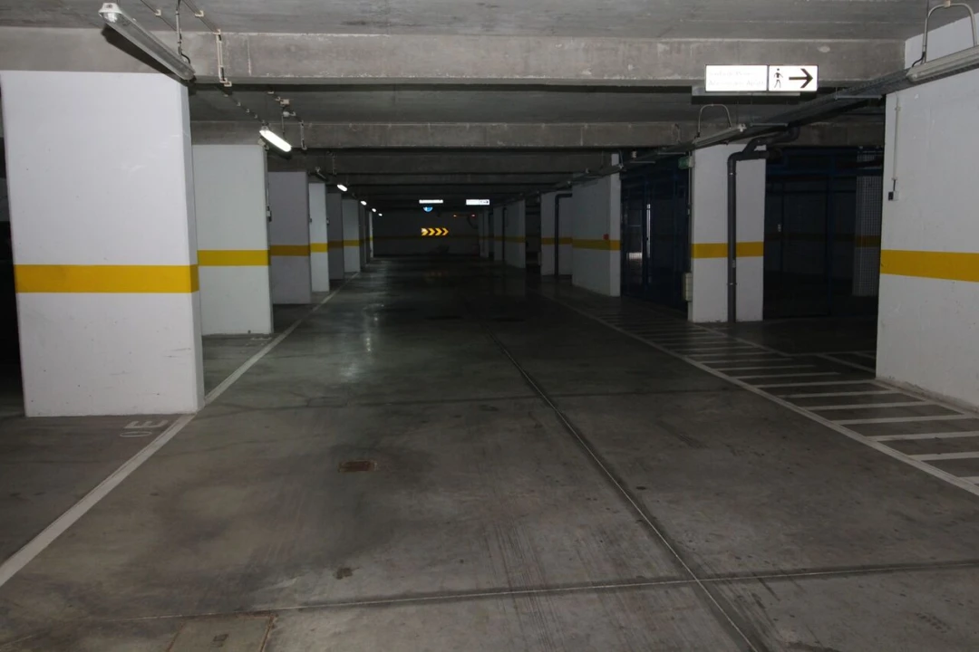 Garagem para Venda em Albufeira e Olhos de Água Foto 10