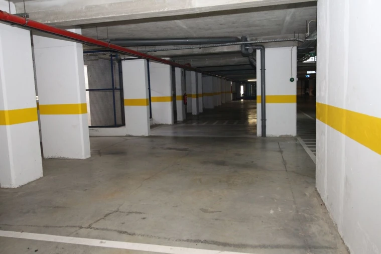 Garagem para Venda em Albufeira e Olhos de Água Foto 7