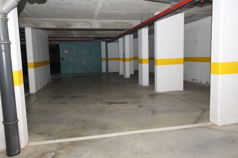 Garagem para Venda em Albufeira e Olhos de Água Foto 11