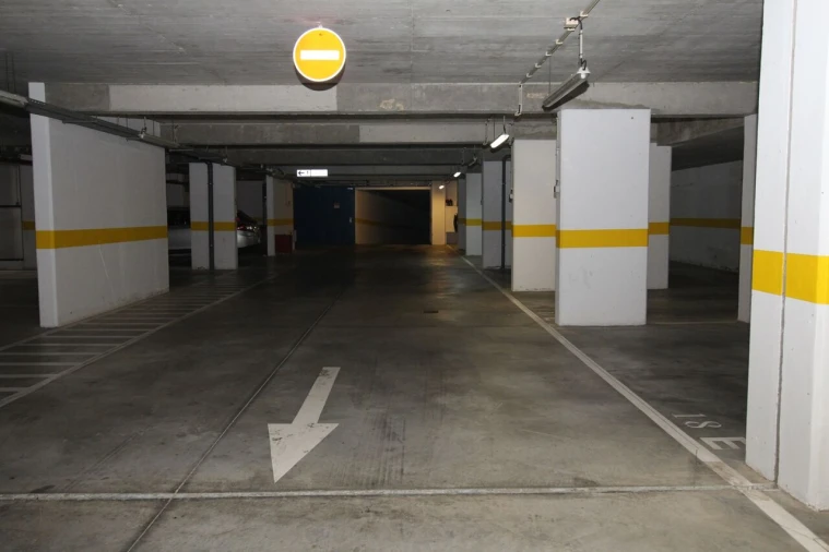 Garagem para Venda em Albufeira e Olhos de Água Foto 6