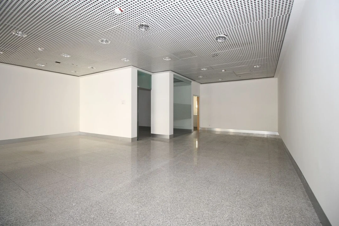 Loja para Venda em Quarteira Foto 5