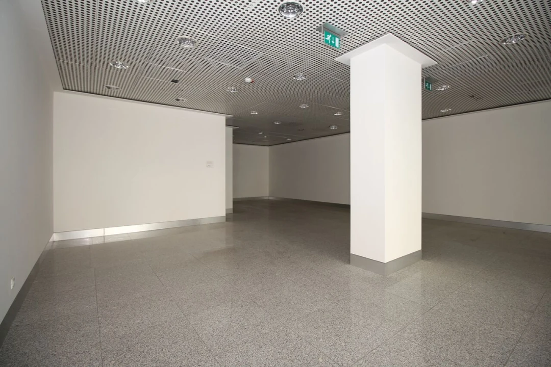 Loja para Venda em Quarteira Foto 7