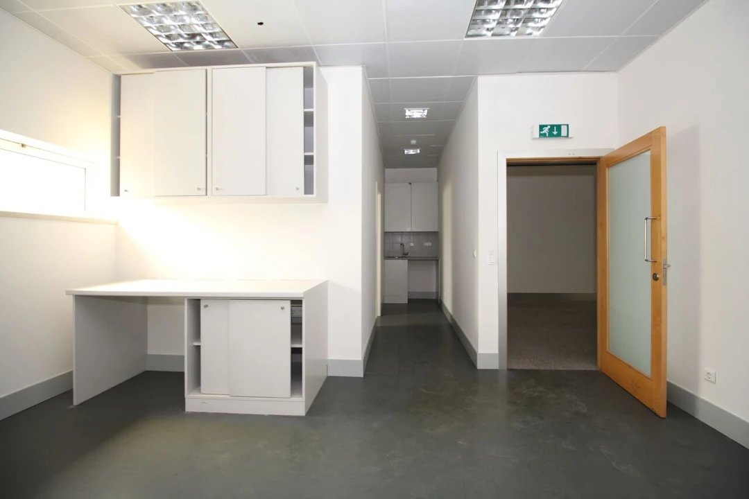 Loja para Venda em Quarteira Foto 12