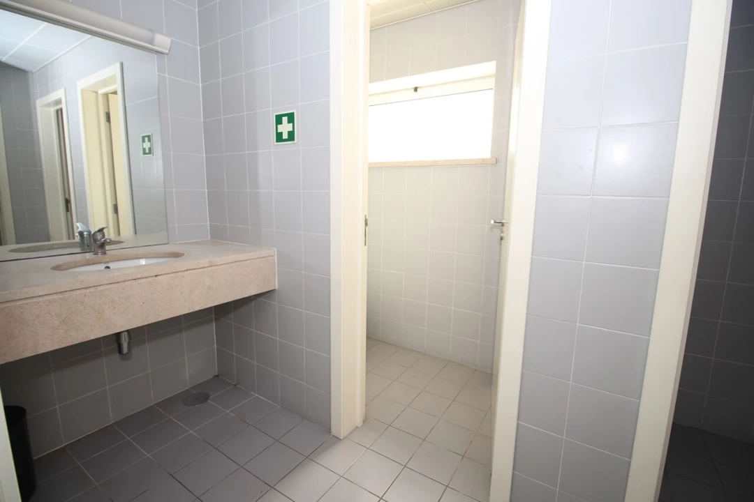 Loja para Venda em Quarteira Foto 14