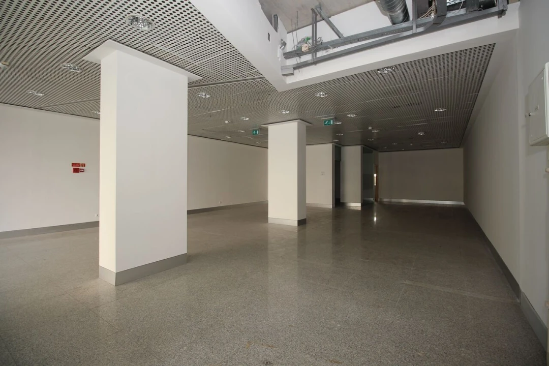 Loja para Venda em Quarteira Foto 21