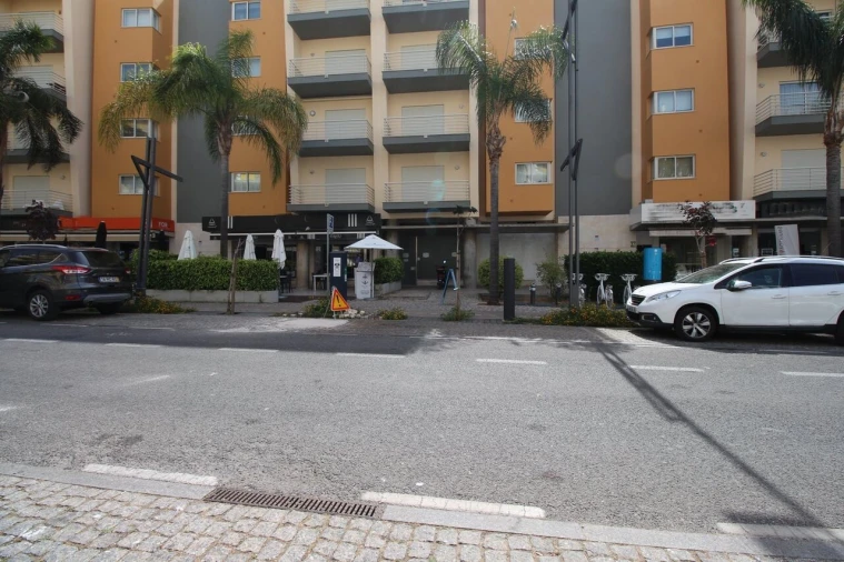 Loja para Venda em Quarteira Foto 1