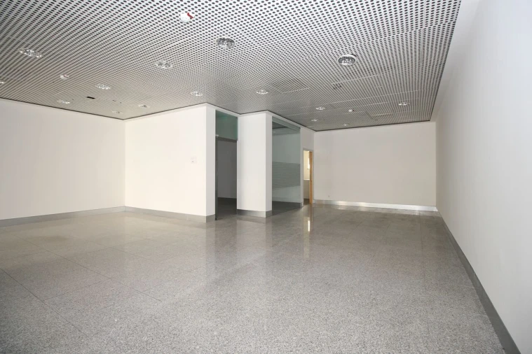 Loja para Venda em Quarteira Foto 5