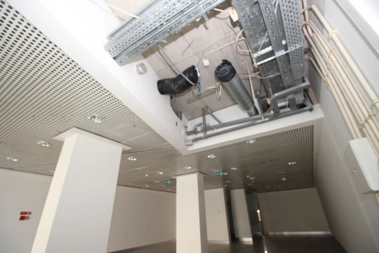 Loja para Venda em Quarteira Foto 19