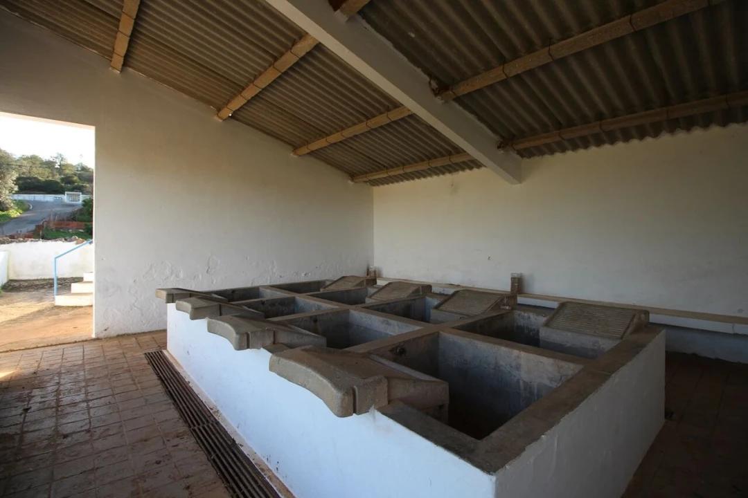 Moradia T1 para Venda em Alte Foto 31