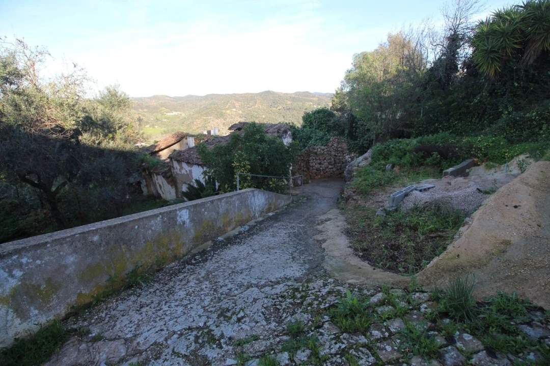 Moradia T1 para Venda em Alte Foto 18