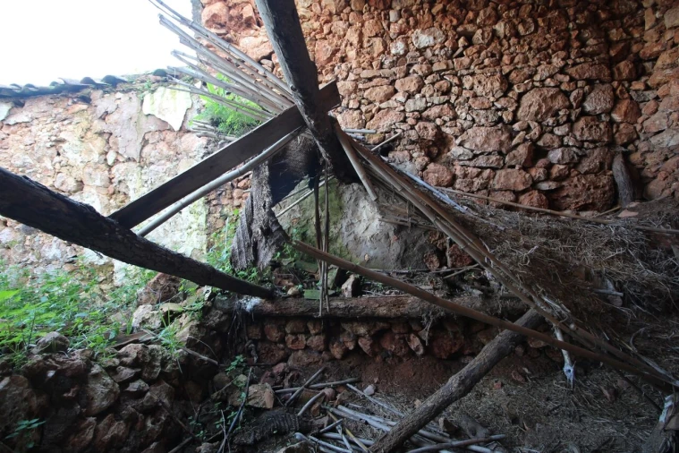 Moradia T1 para Venda em Alte Foto 6