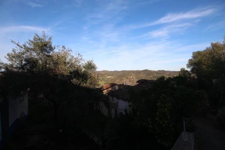 Moradia T1 para Venda em Alte Foto 17