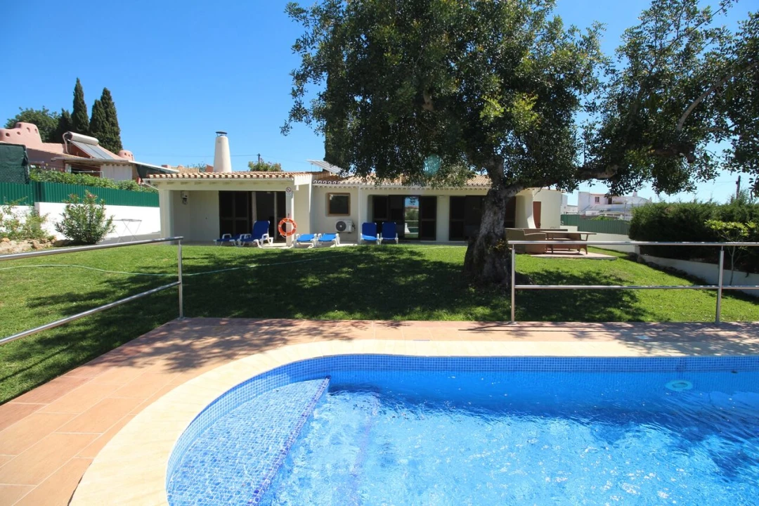 Moradia T4 para Venda em Albufeira e Olhos de Água Foto 2
