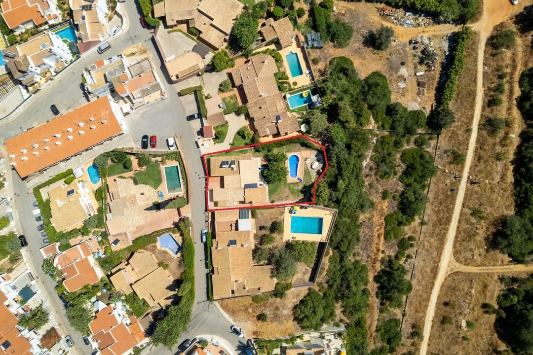 Moradia T4 para Venda em Albufeira e Olhos de Água Foto 7