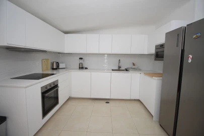 Moradia T4 para Venda em Albufeira e Olhos de Água