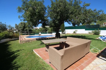 Moradia T4 para Venda em Albufeira e Olhos de Água
