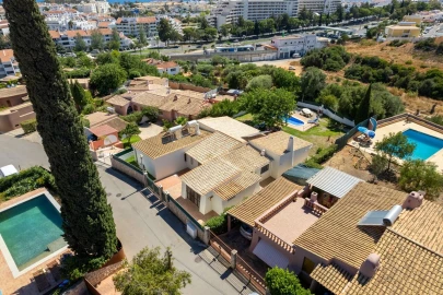 Moradia T4 para Venda em Albufeira e Olhos de Água