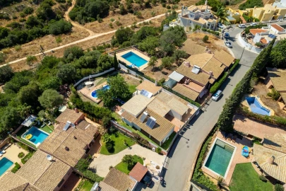 Moradia T4 para Venda em Albufeira e Olhos de Água