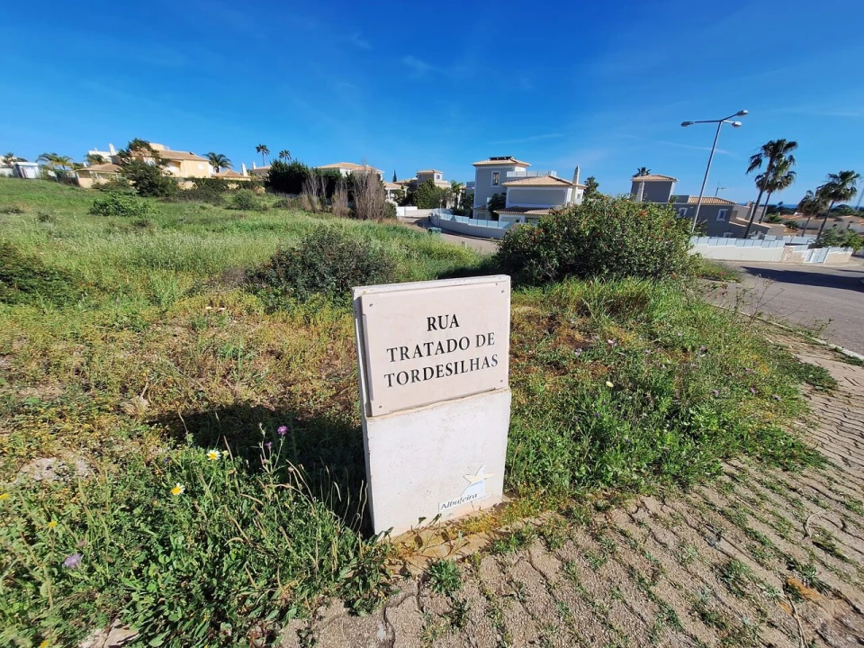 Terreno para Venda em Albufeira e Olhos de Água Foto 9