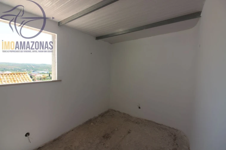 Moradia T4 para Venda em Silves Foto 6
