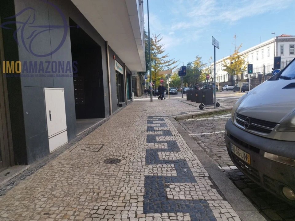 Escritório para Arrendamento em Ramalde Foto 1