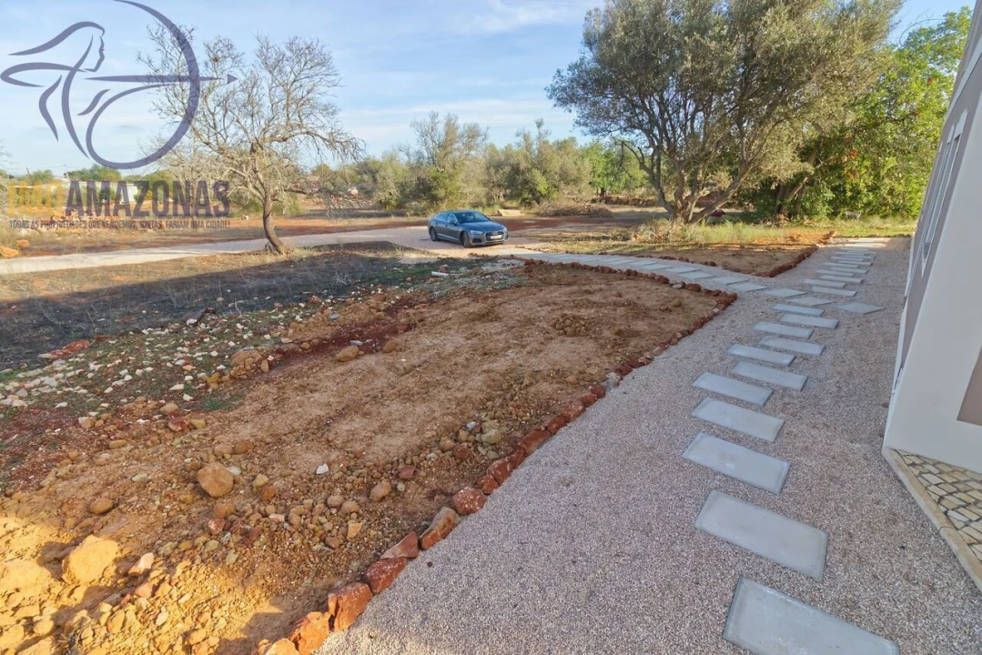 Moradia T3 para Venda em São Bartolomeu de Messines Foto 24