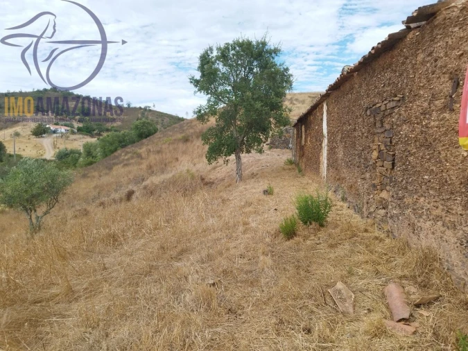 Moradia T3 para Venda em São Marcos da Serra Foto 1