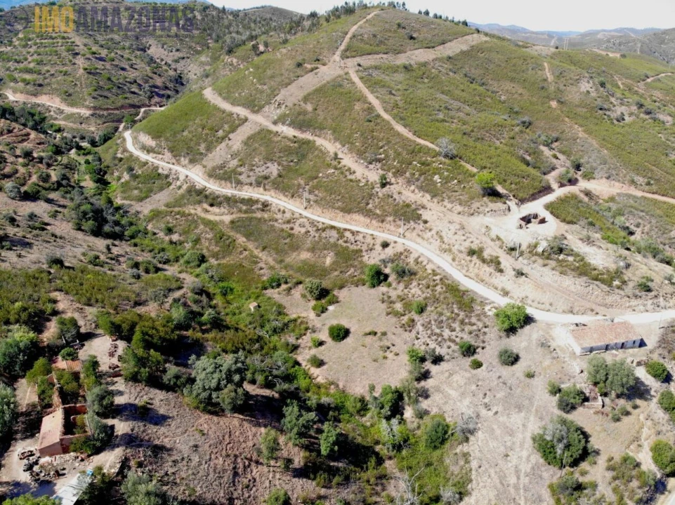 Quinta T3 para Venda em Alferce Foto 9