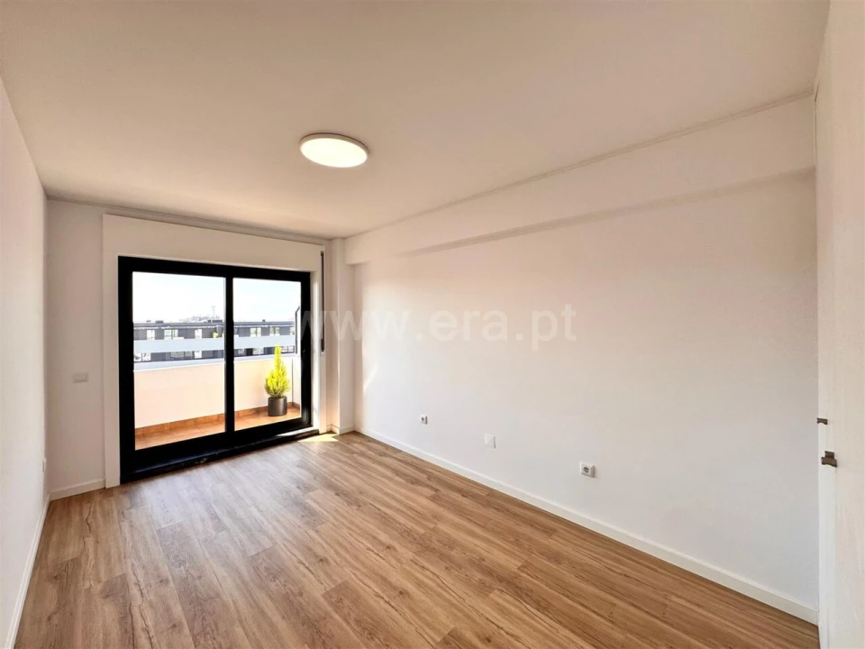 Apartamento T2 para Venda em Paranhos Foto 13