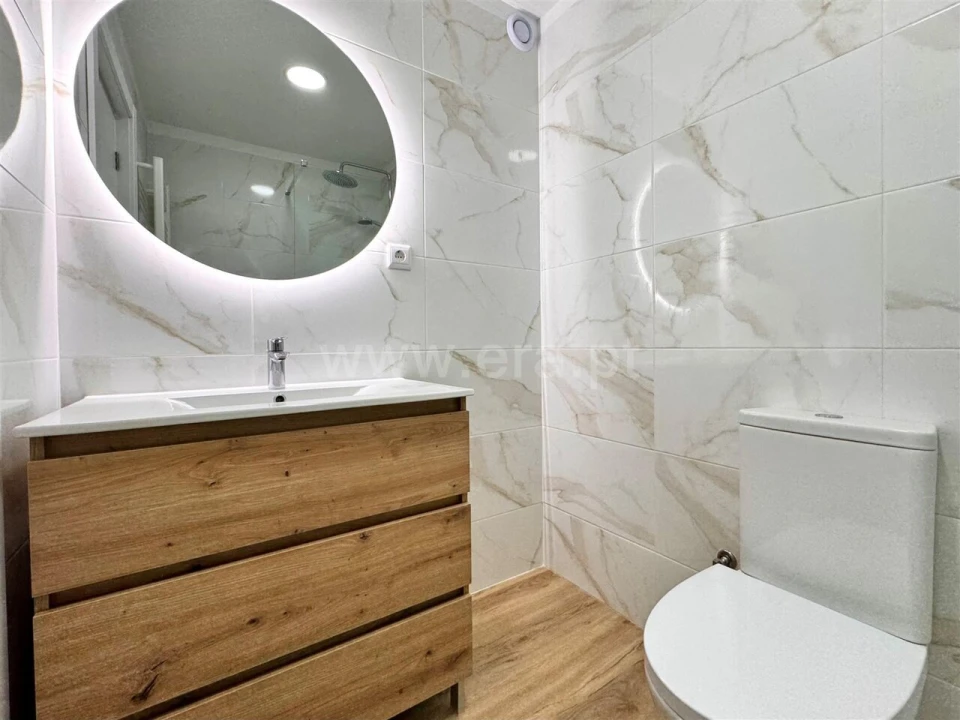 Apartamento T2 para Venda em Paranhos Foto 8
