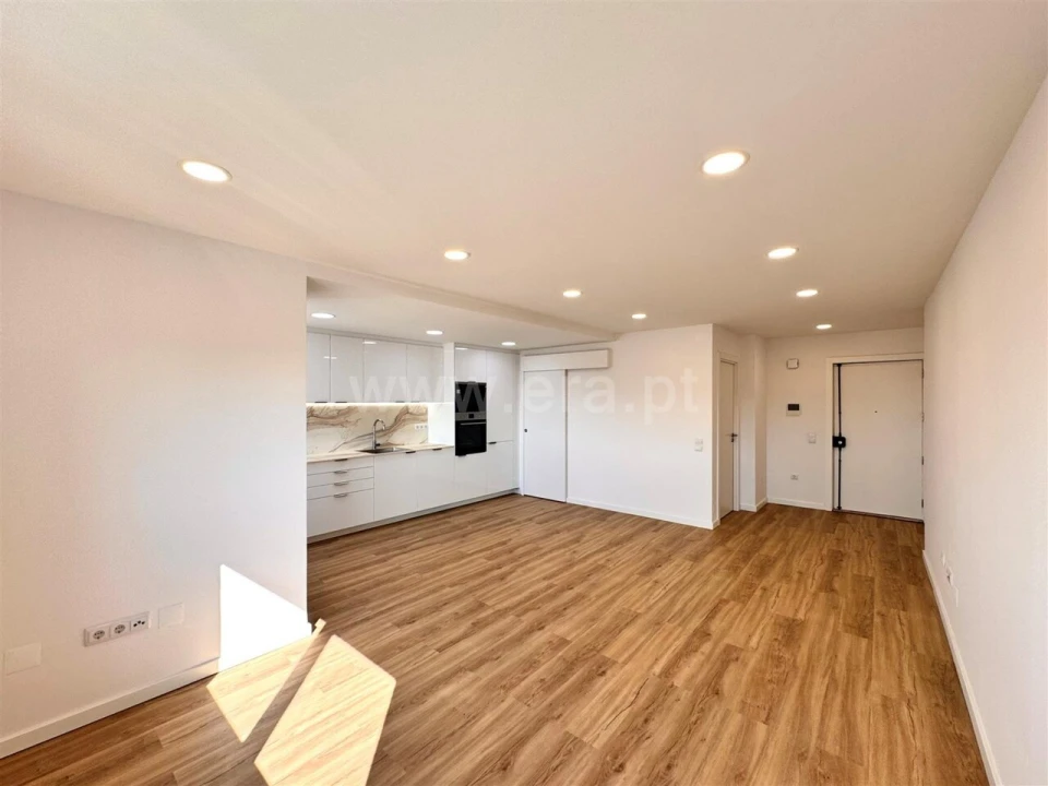 Apartamento T2 para Venda em Paranhos Foto 3