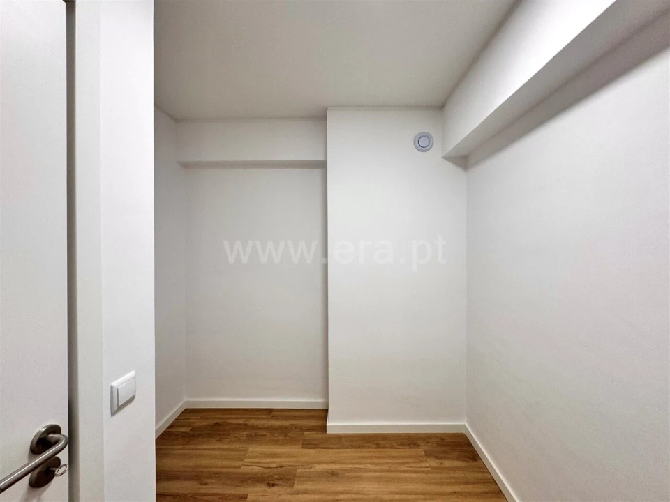 Apartamento T2 para Venda em Paranhos Foto 11