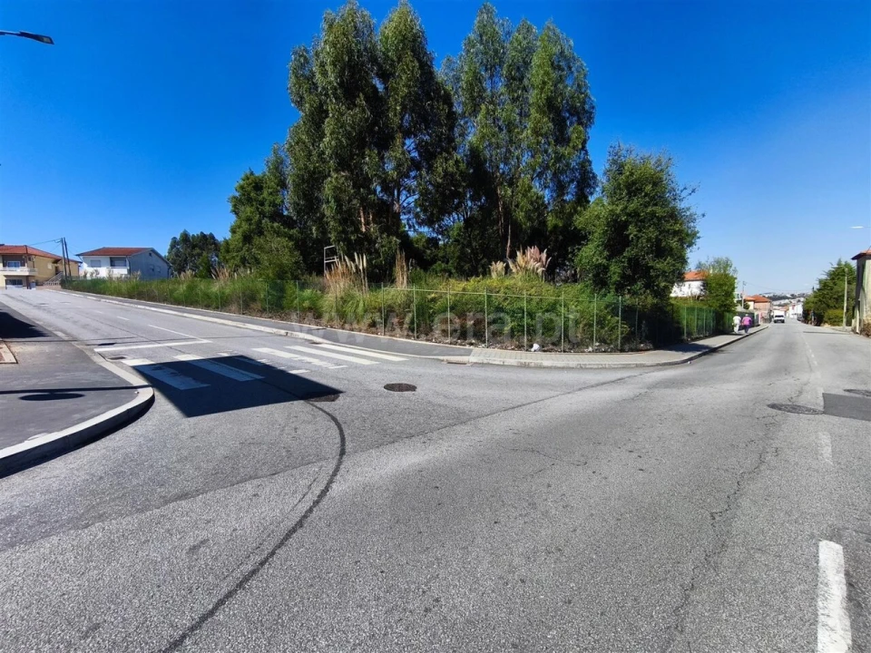 Terreno para Venda em Avintes Foto 1