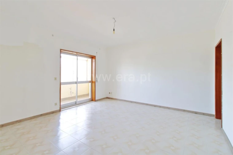 Moradia T2 para Venda em Oliveira do Douro Foto 2