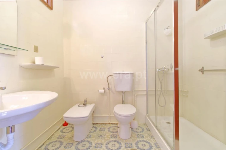 Moradia T2 para Venda em Oliveira do Douro Foto 16