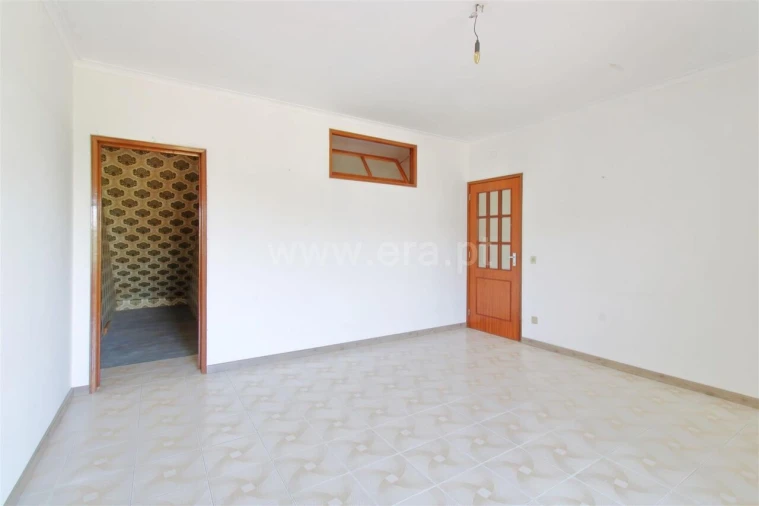 Moradia T2 para Venda em Oliveira do Douro Foto 4