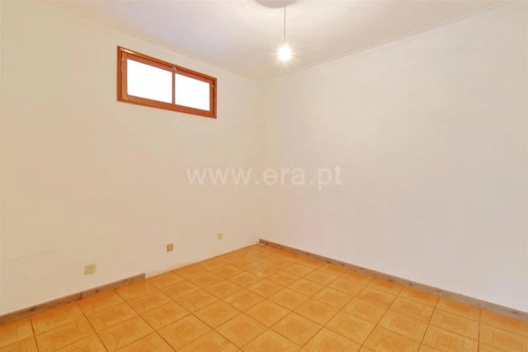 Moradia T2 para Venda em Oliveira do Douro Foto 5