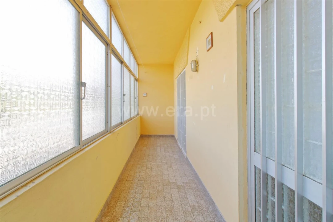 Moradia T2 para Venda em Oliveira do Douro Foto 11