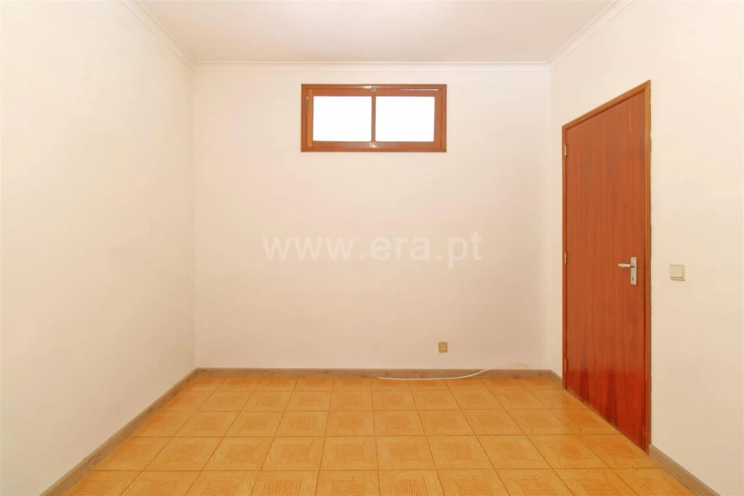 Moradia T2 para Venda em Oliveira do Douro Foto 6