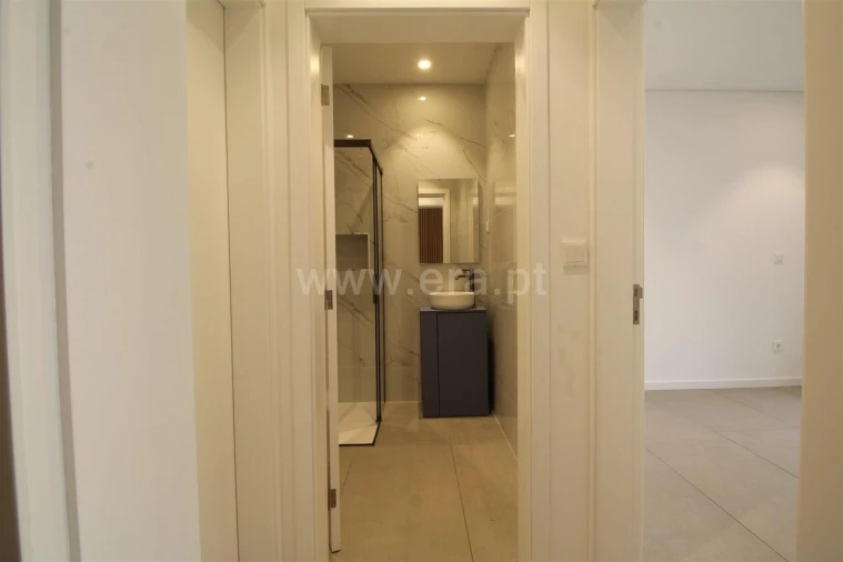 Moradia T2 para Venda em Oliveira do Douro Foto 12