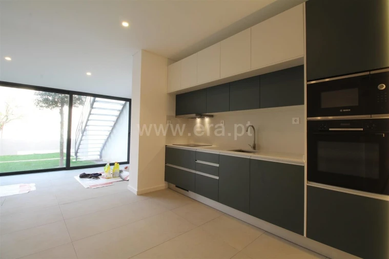 Moradia T2 para Venda em Oliveira do Douro Foto 9